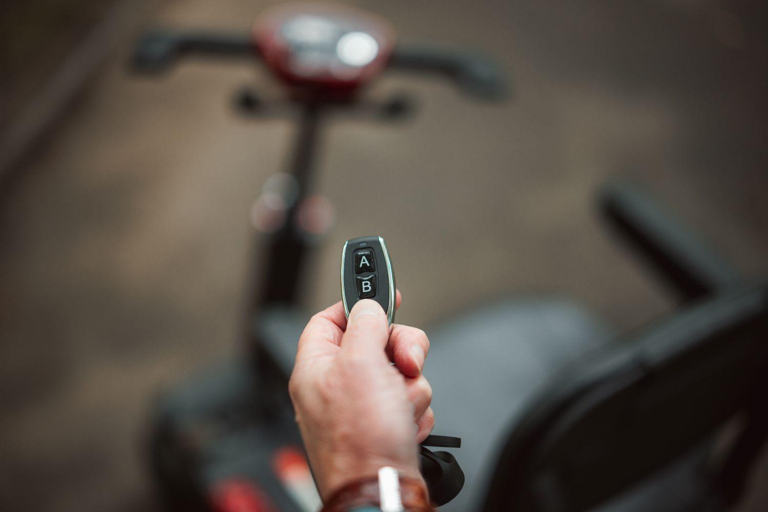 REMOTE CONTROL INCLUDED